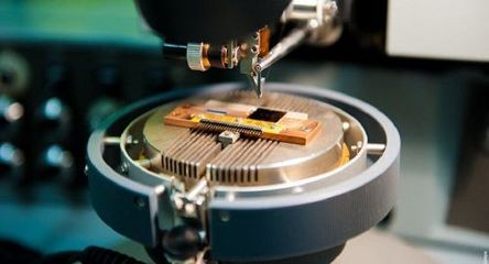 新材料突破 俄科學(xué)家研發(fā)出革命性電子專用材料，助力設(shè)備微型化與高速化